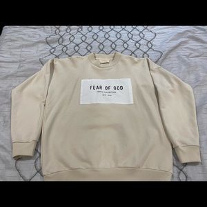 Fear of god essential crewneck